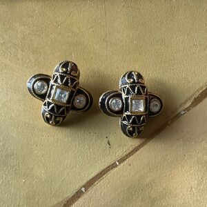 Elegant costume Black and Gold Earrings